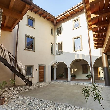 Bed and Breakfast Palazzo Eleonora Monasterolo del Castello Экстерьер фото