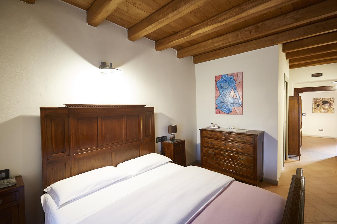 Bed and Breakfast Palazzo Eleonora Monasterolo del Castello Экстерьер фото